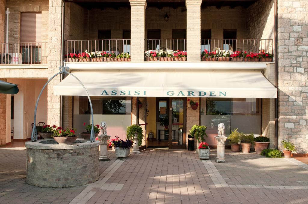 Готель Assisi Garden Екстер'єр фото